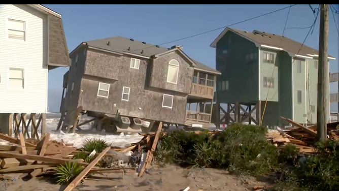 Eighth home collapses into ocean in Buxton, North Carolina on Oct. 2, 2025.
